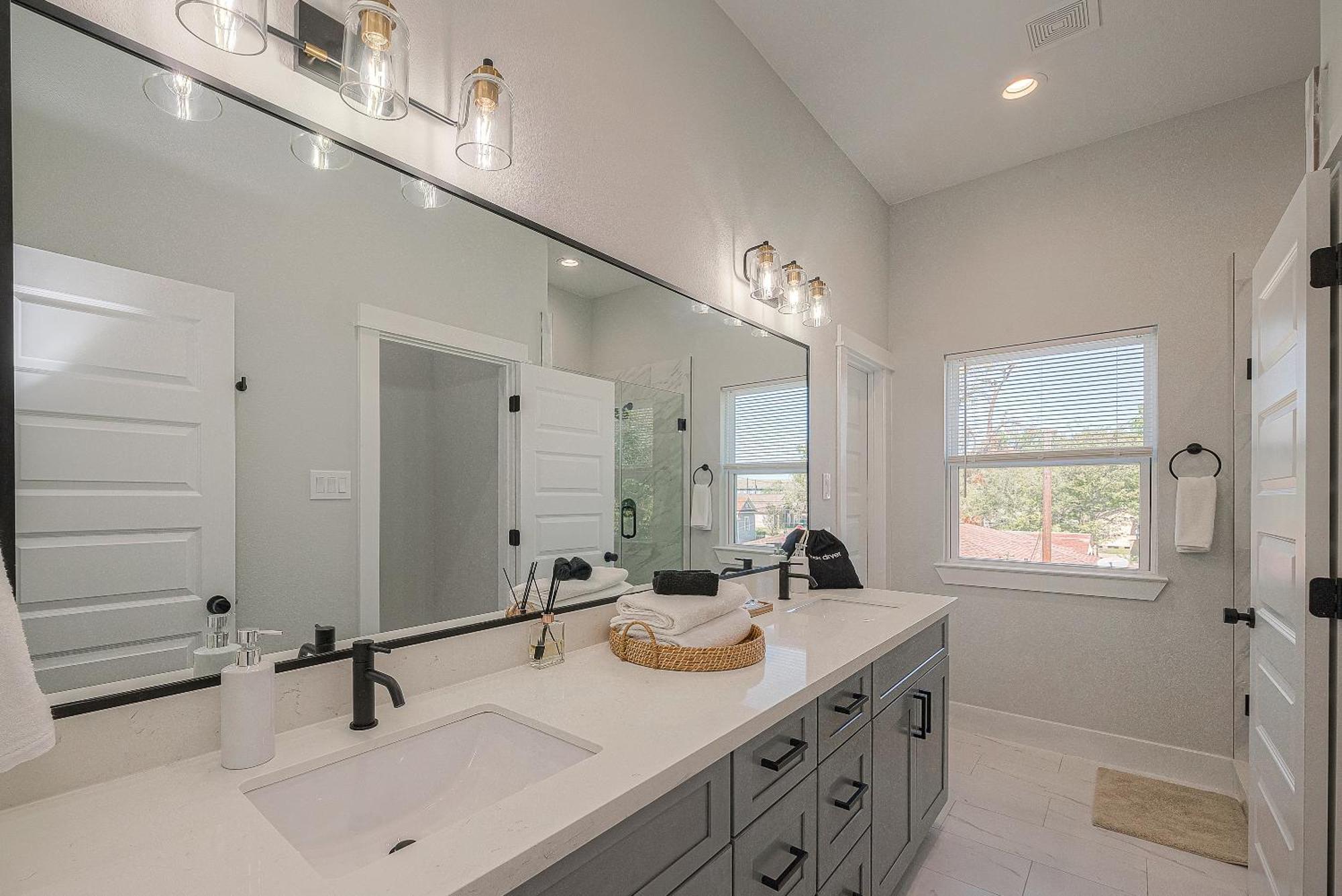 Modern Home Near Downtown With Fast Wifi, Bbq, Games & Ev Equipped! Χιούστον Εξωτερικό φωτογραφία